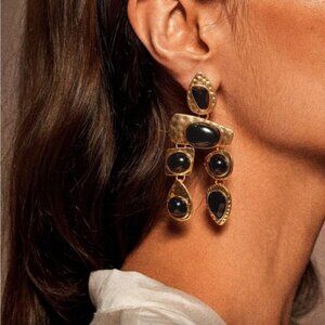Black stone Earrings Q546